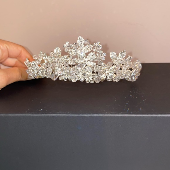 Bridal Crystal Tiara - Picture 11 of 12